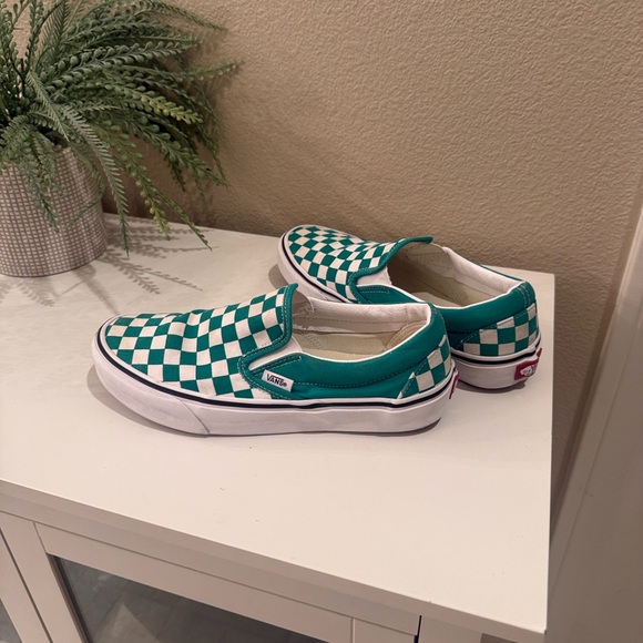 Vans Slip-On Checkerboard Skate Shoe - Pepper Green
Size: Mens 7/Womens 8.5 - Picture 2 of 8